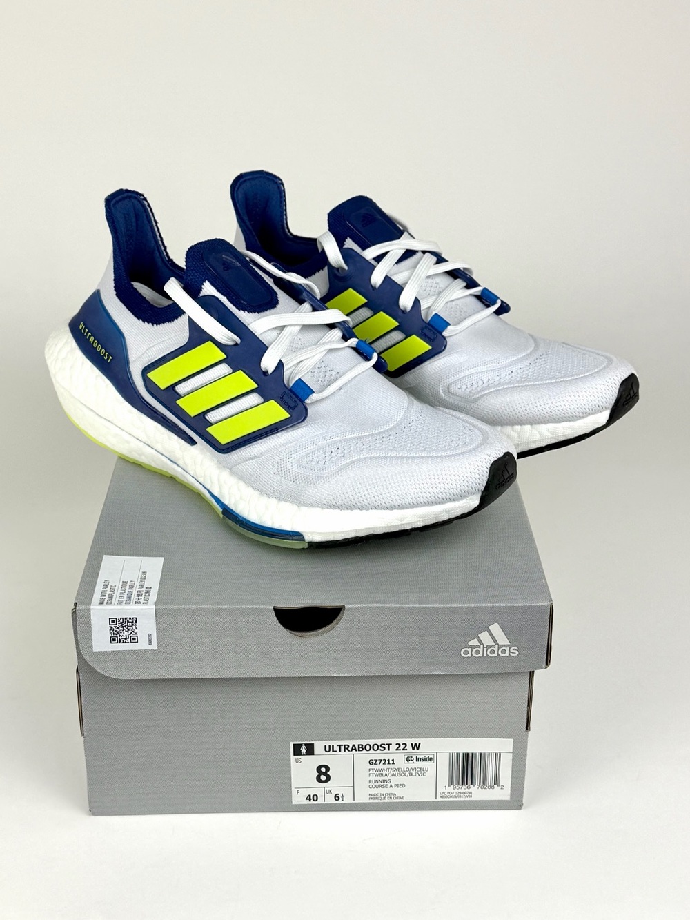 Adidas Ultraboost 22 W, NWT, in box.